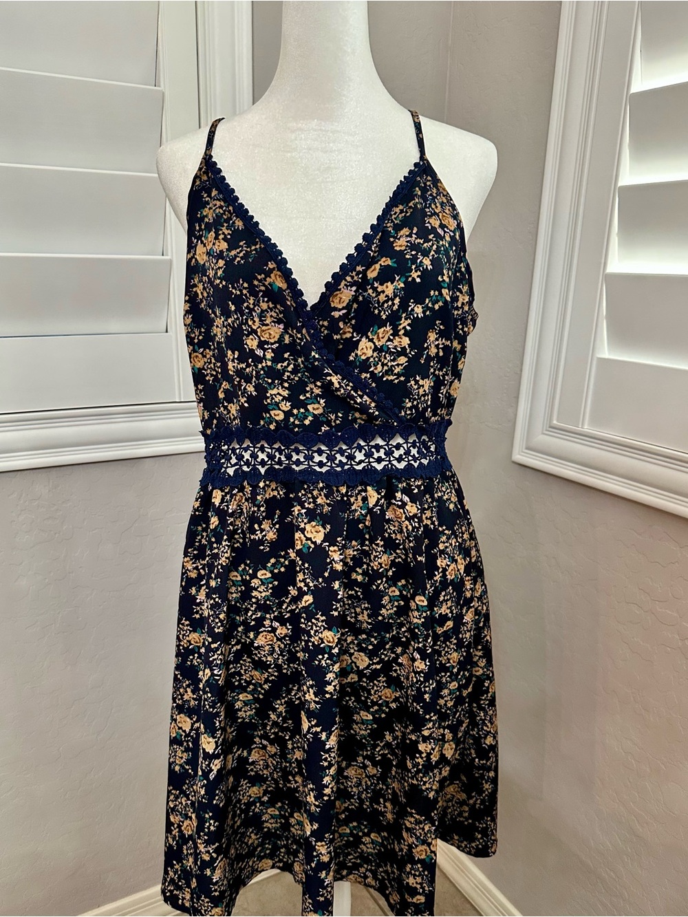 Brunch me!  Floral Navy Sleeveless V-Neck Dress